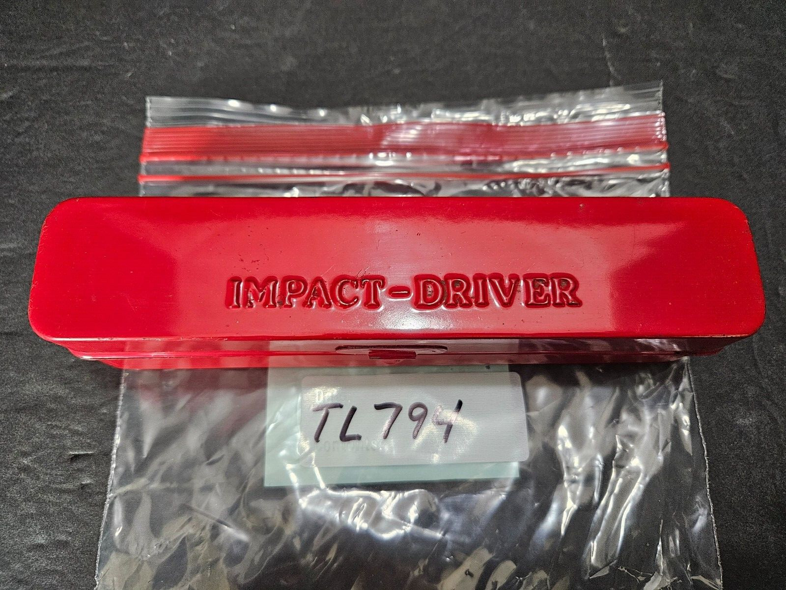 VINTAGE IMPACT DRIVER 4 BITS W/METAL CASE (TL794)
