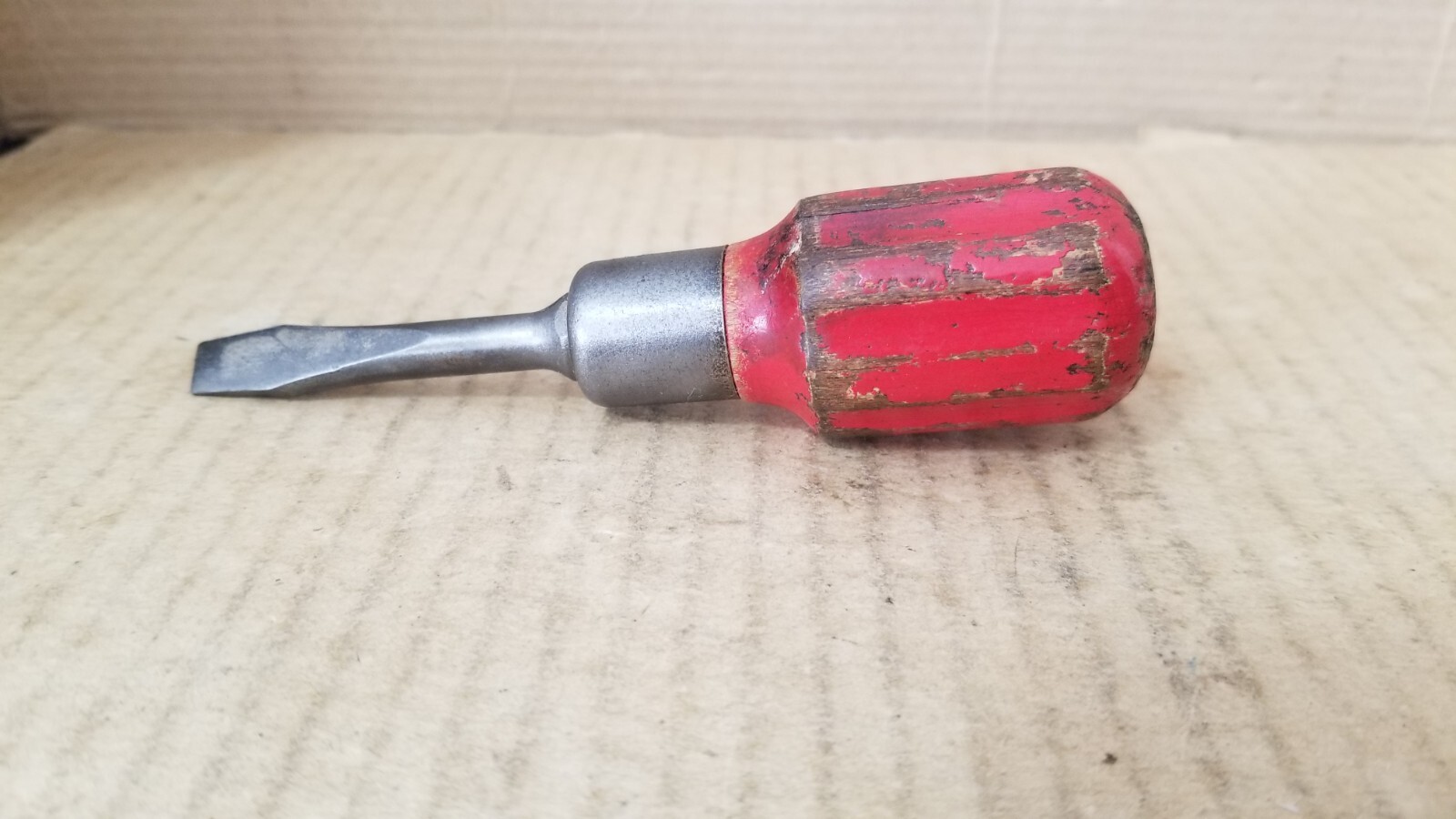 Vintage Red Wood Handle Stubby Flat/Slotted Screwdriver , VGC
