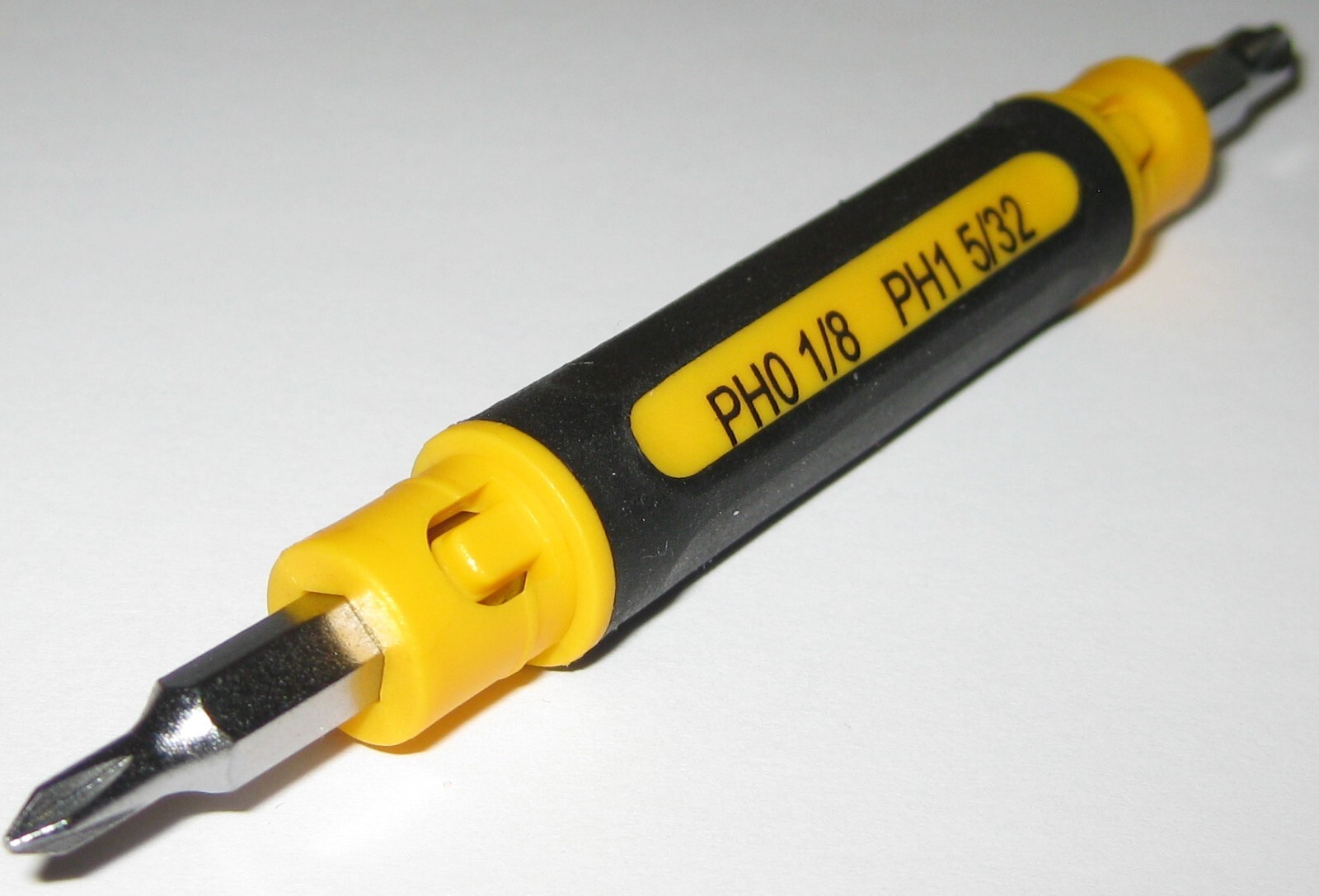 4 in 1 Pocket Screwdriver with Phillips PH0 PH1 and Flat 1/8″ and 5/32″ Bits