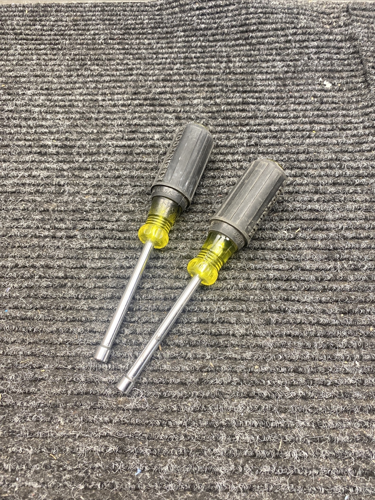 Lot of 2 Klein Tools 3/16″ Cushion-Grip Nut Driver Magnetic – 3″ Shank