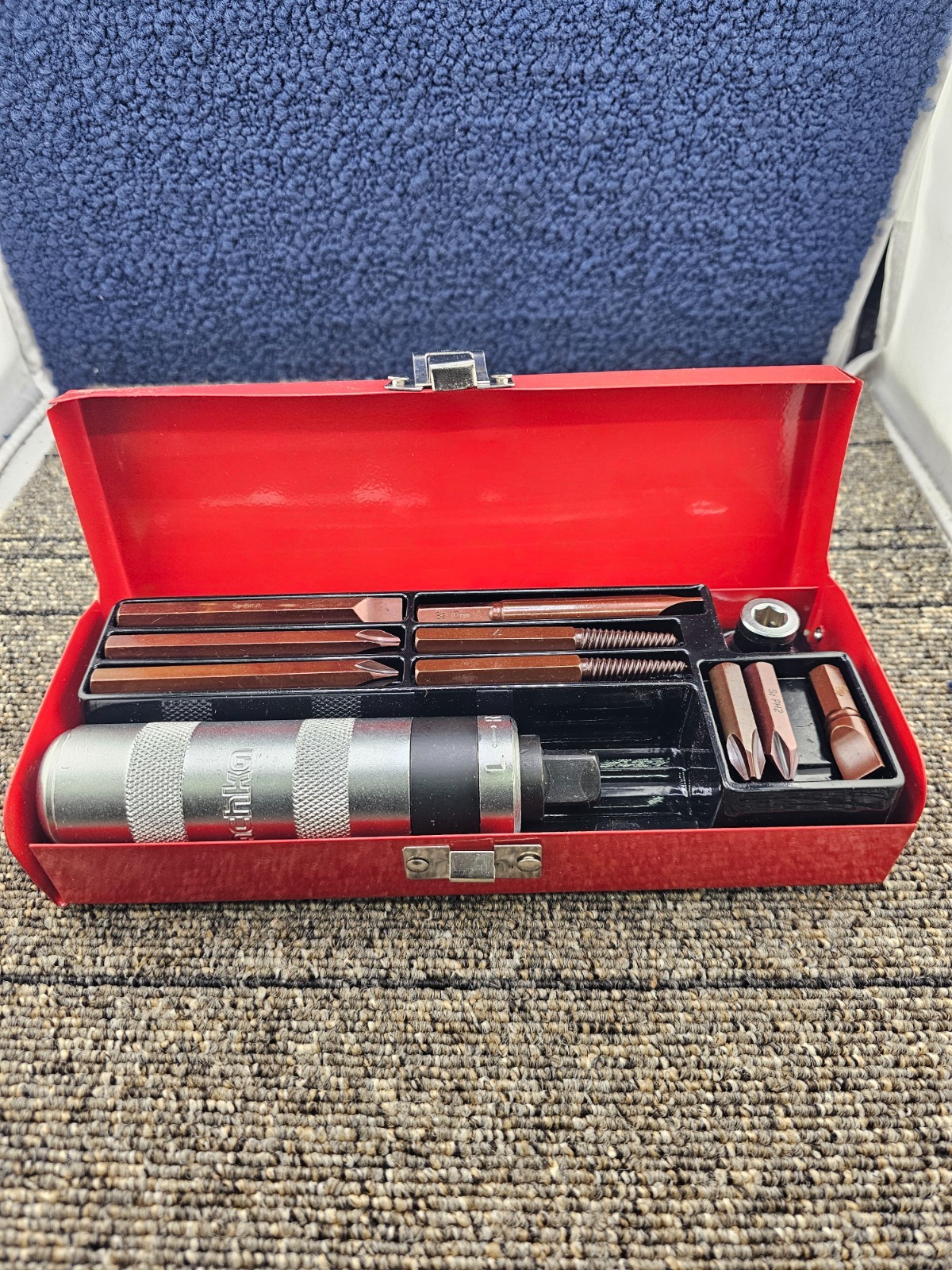12 Piece Heavy-Duty Manual Impact Driver – Reversible 1/2″ Drive S2 Steel Case