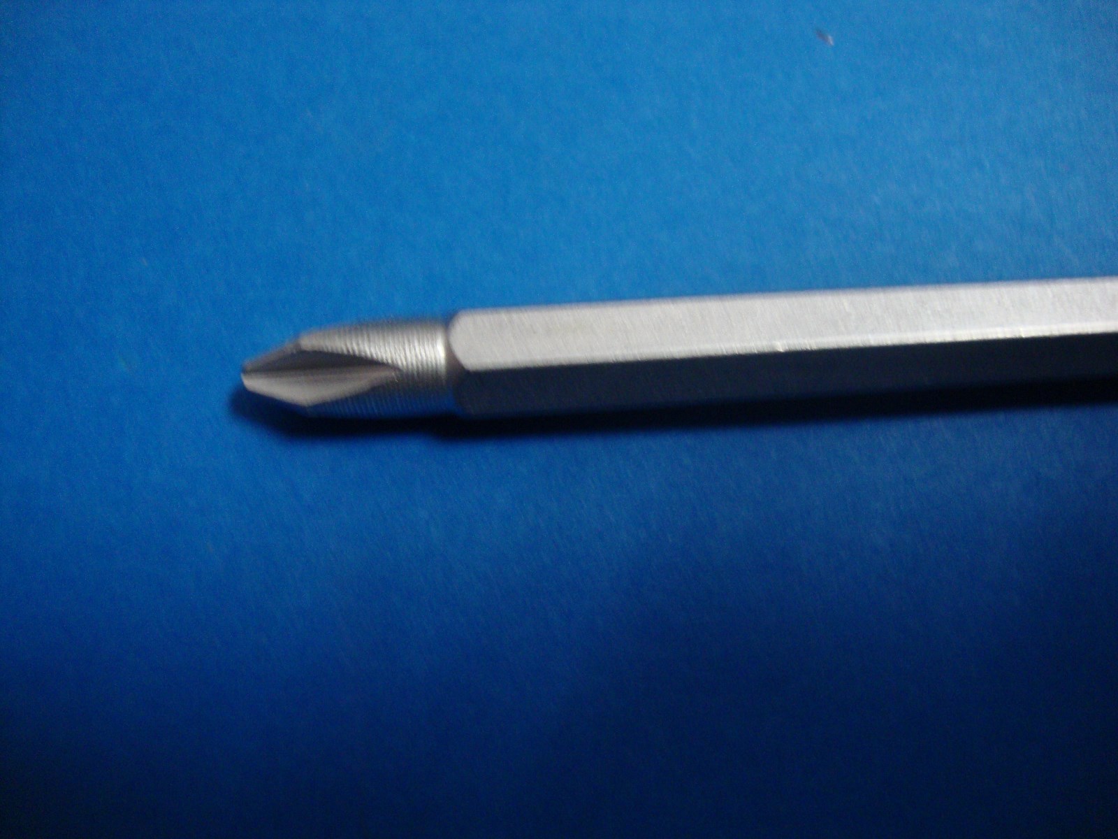2-in-1 Reversible Blade Screwdriver with Phillips/Flat
