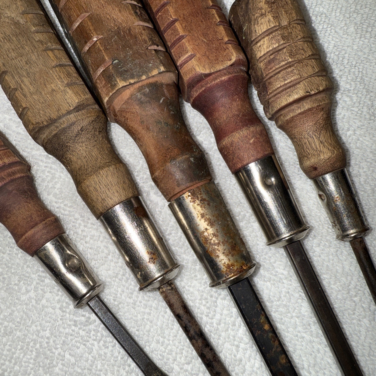 Vintage 5pc Screwdriver Set – 3 Flat Blade, 2 Phillips Wood Handle – Taiwan Tool