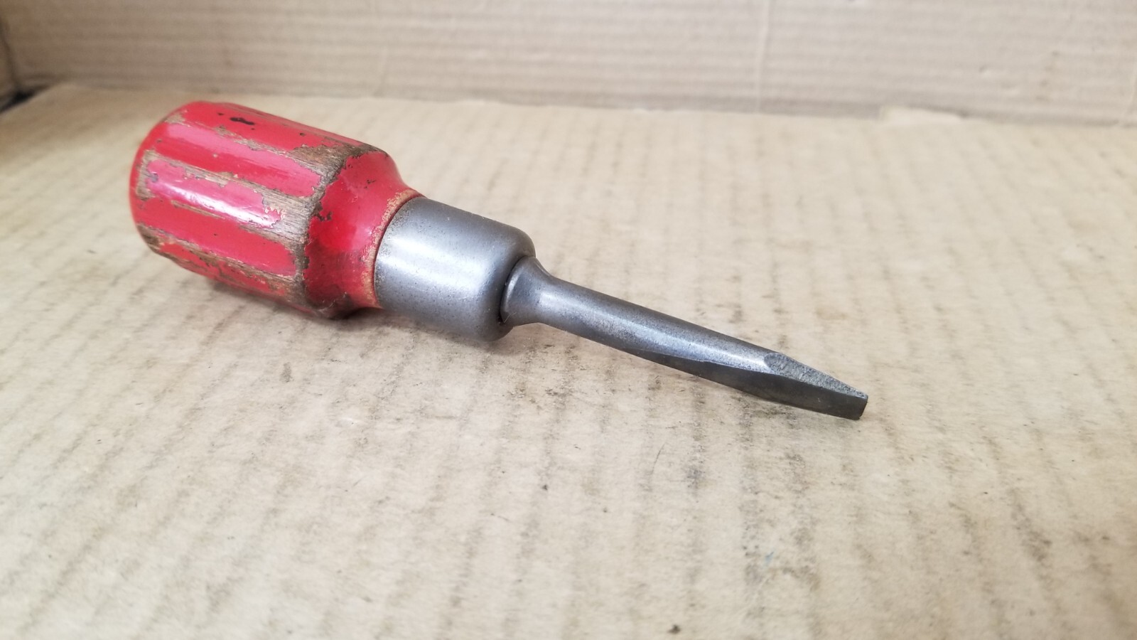Vintage Red Wood Handle Stubby Flat/Slotted Screwdriver , VGC