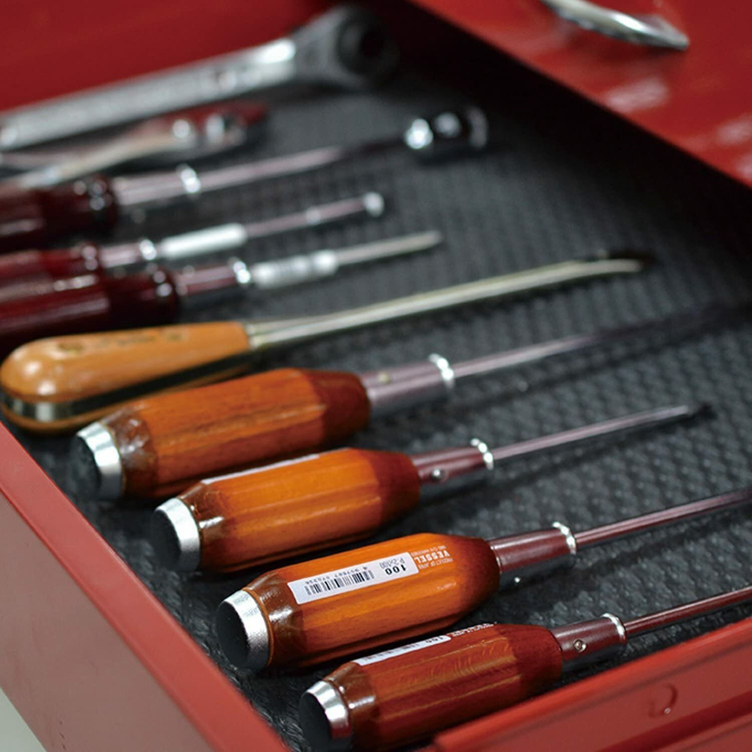 VESSEL 100 Phillips flat screwdriver 6-piece set penetrating wooden handle Japan