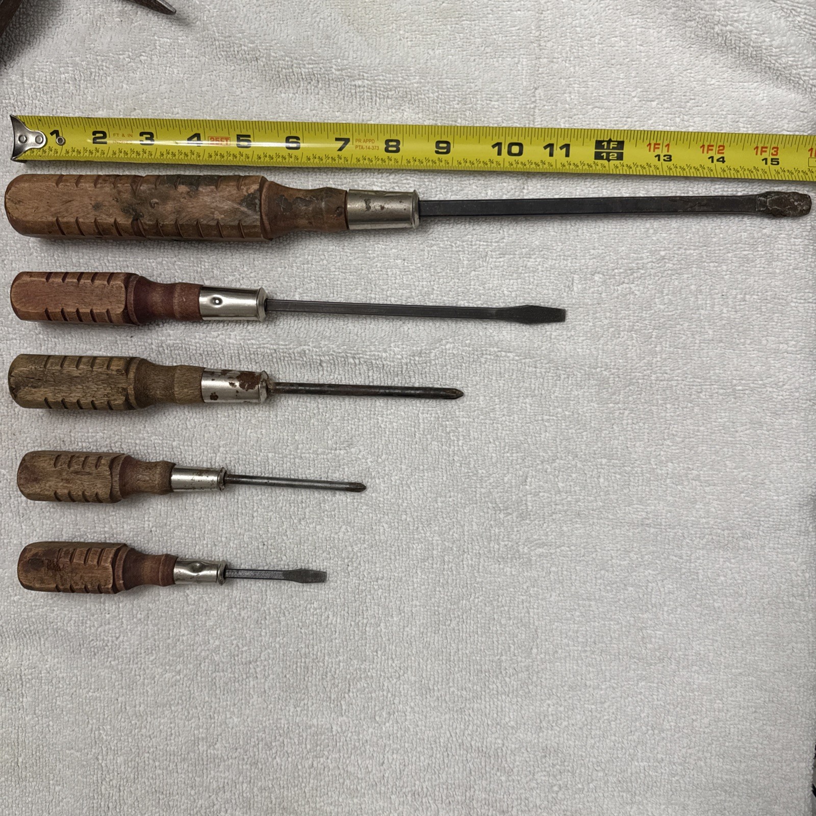 Vintage 5pc Screwdriver Set – 3 Flat Blade, 2 Phillips Wood Handle – Taiwan Tool