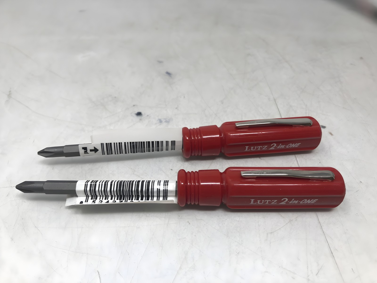 Lutz 2-in-One Screwdriver Red Handle Chrome Vanadium Set of 2 2-Pack