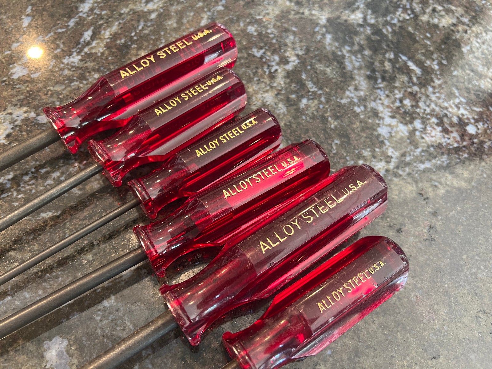 Wright USA 6 Pc Screwdriver Set Phillips and Slotted Alloy Steel Red Handles