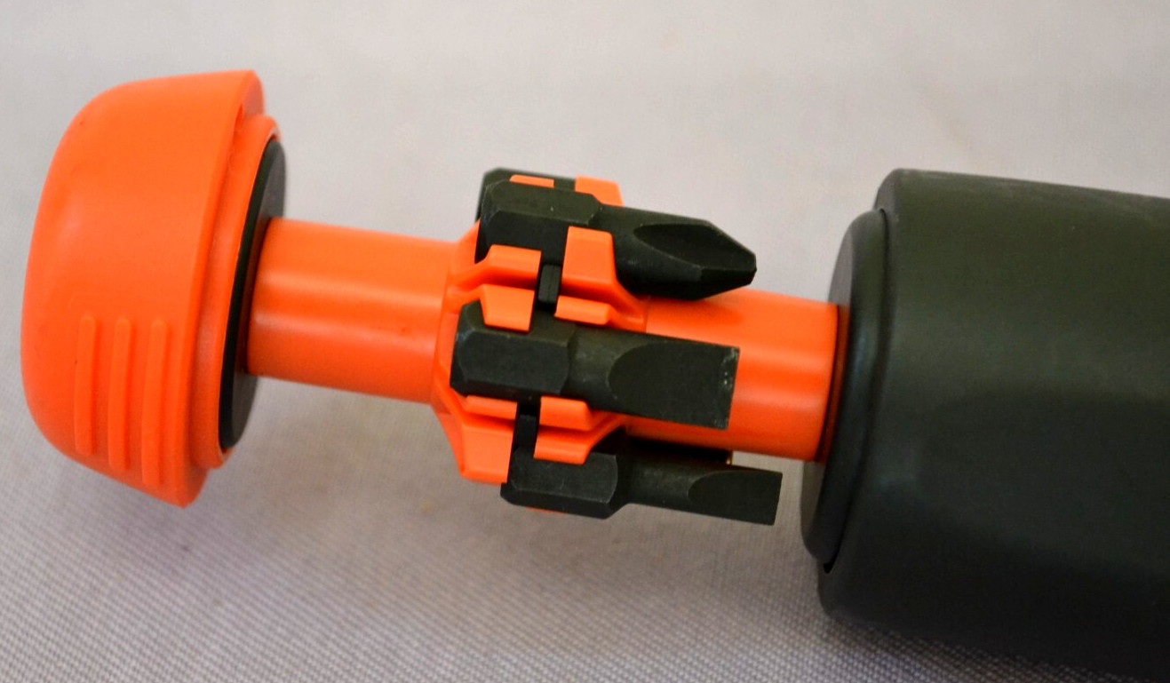 LTT Linus Tech Tips Multi-Bits Orange/Black Ratcheting Screwdriver — Excellent