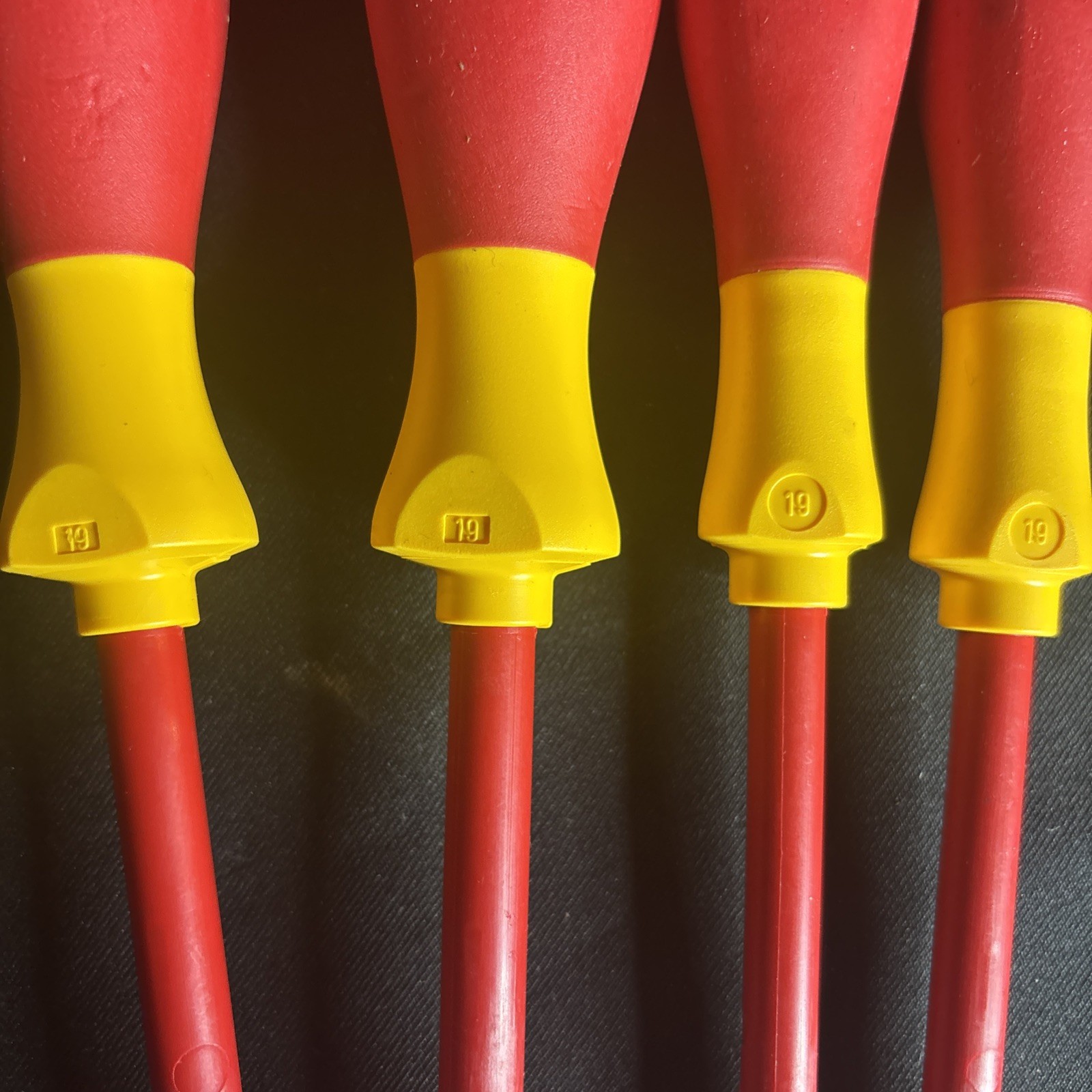 Wiha 7pc Insulated Screwdriver Set Random Drivers See Photos and Description