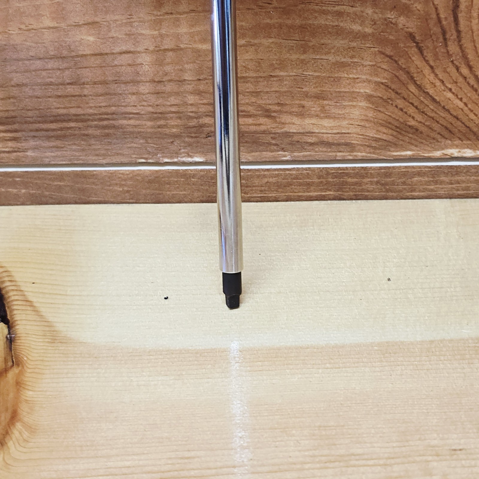 Klein Tools 662 #2 Square Screwdriver with 4-Inch Round Shank